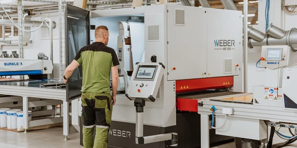 stipcak-cnc-technician-work-800x600 stipcak-cnc-technician-work-800x600